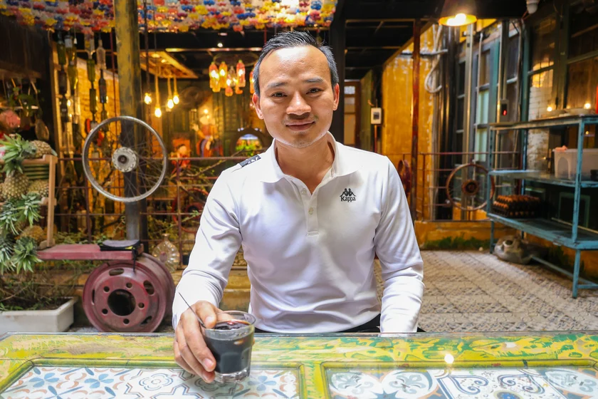 Độc đáo quán cà phê từ rác thải của chàng trai Bắc Ninh